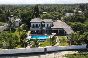 VILLA - MER - PISCINE - JARDIN